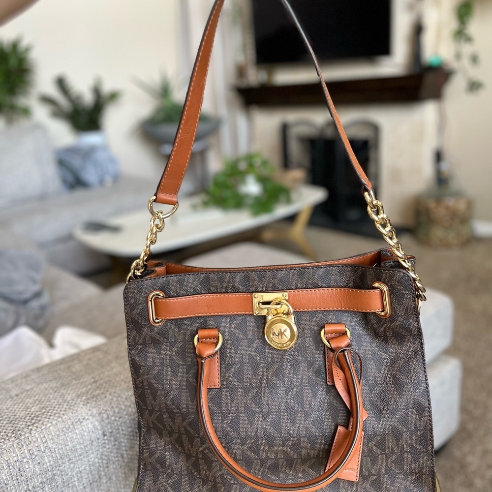 LIKE NEW! MICHAEL Michael Kors Hamilton MK
Logo Satchel - Picture 11 of 15